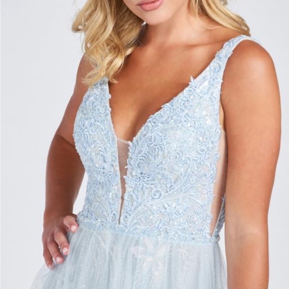 Gorgeous baby blue sparkly, shimmery, mystical, homecoming/ prom dress😍💎💙 - Picture 4 of 8